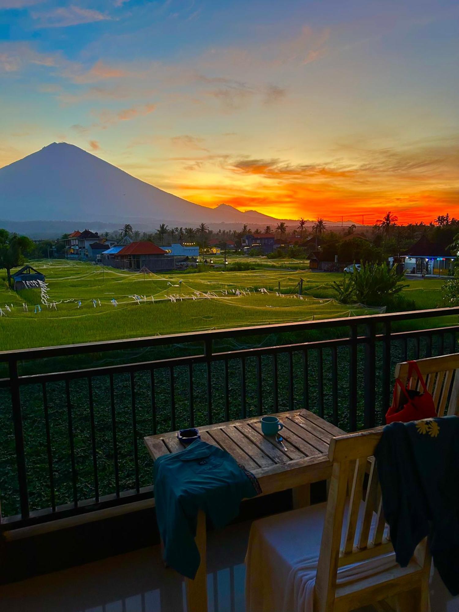 D'uma Amed Homestay Exterior foto